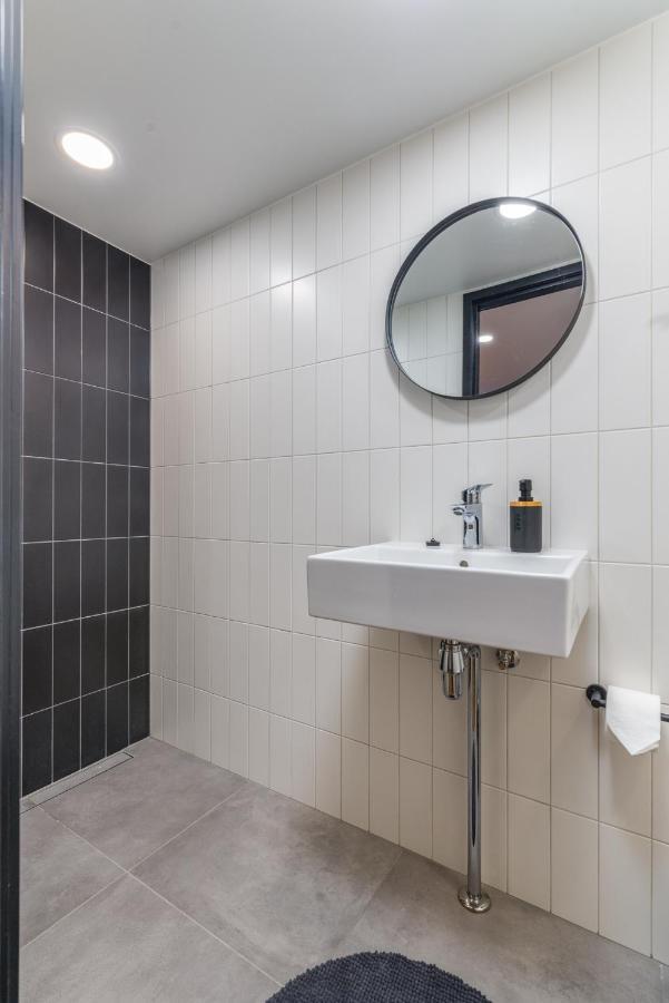 Apartamento Cosy Duo Loft - Self Check-In Tartu Exterior foto